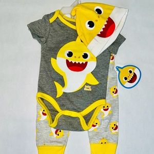 Baby Shark Outfit!